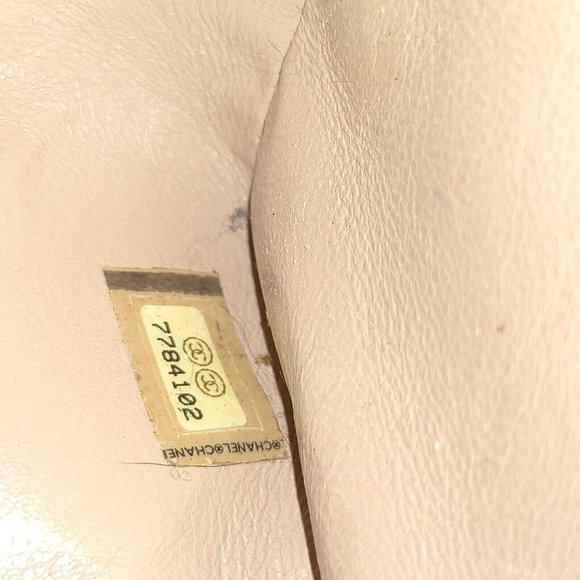 Chanel Medallion Quilted Brown Patent Leather Tote - Picture 15 of 16